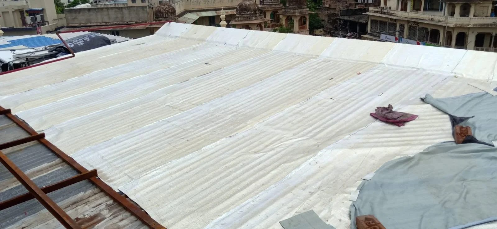 Industrial Metal Roof Sealing